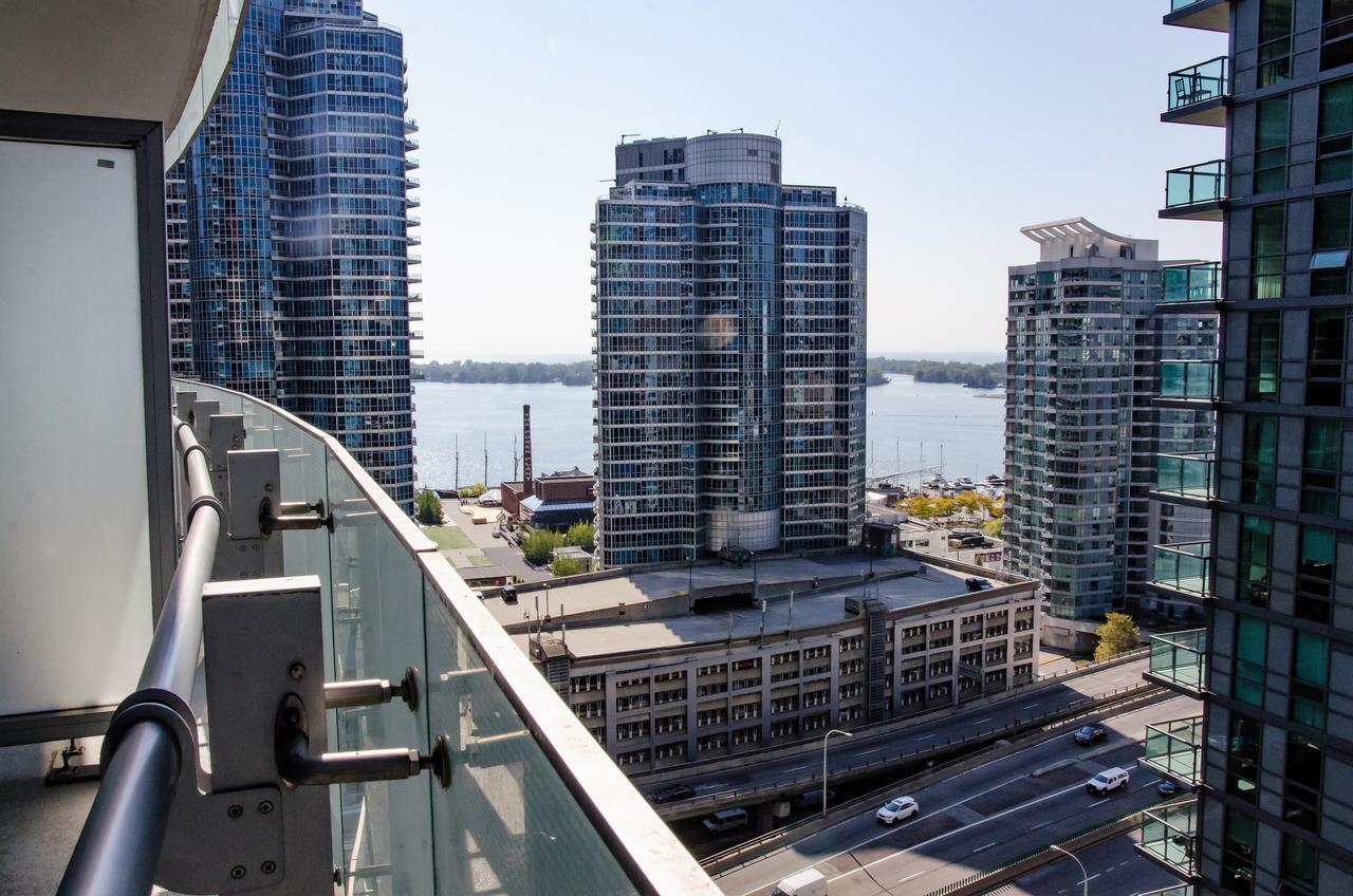 Royal Stays Condominiums - Upscale Downtown Suites Toronto Eksteriør bilde